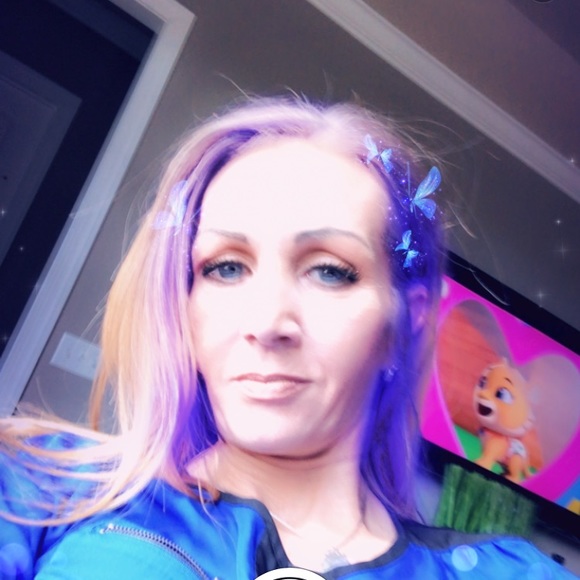 Meet your Posher, Stacy - Picture 4 of 8